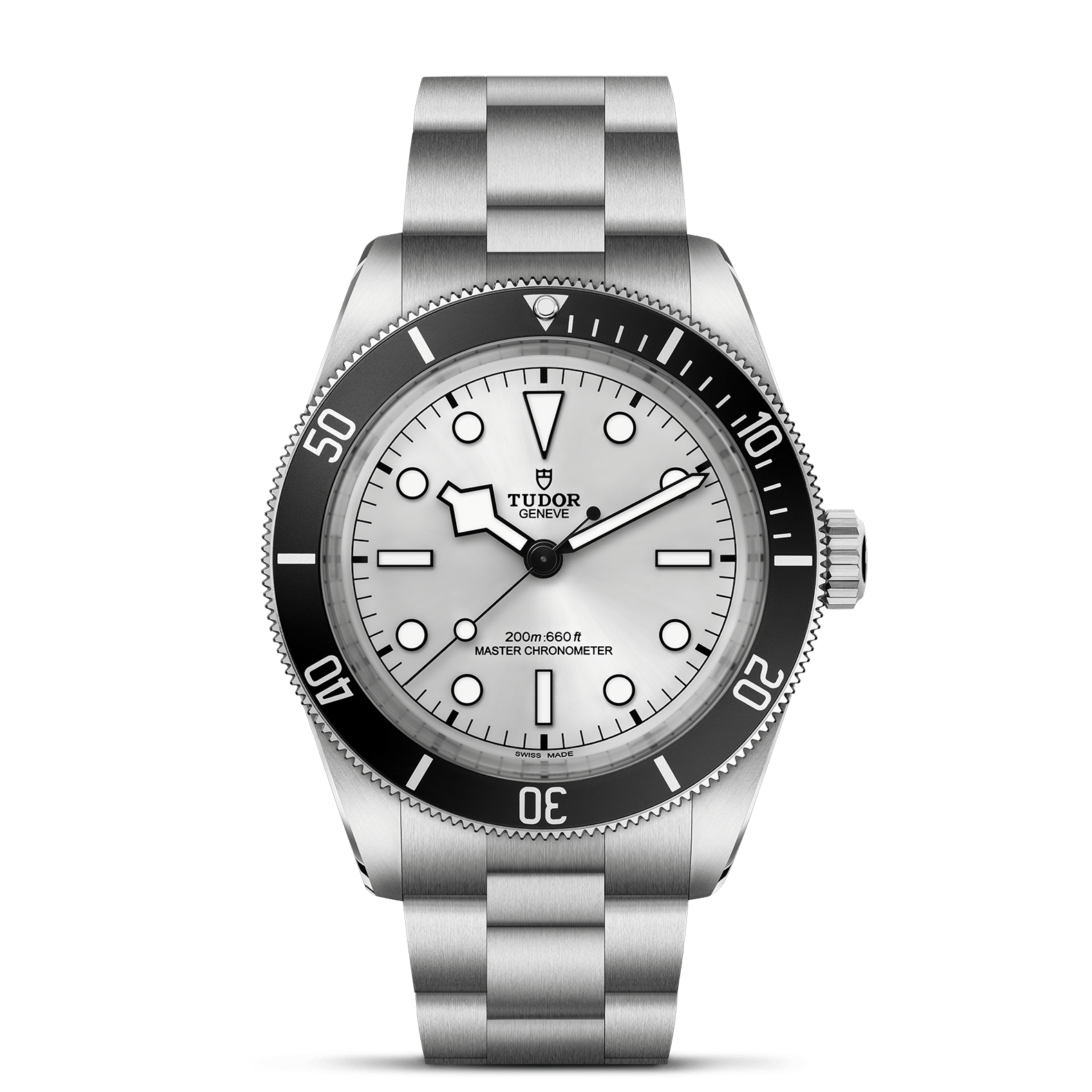 Die Schullin TUDOR BLACK BAY 68 ist eine Edelstahlarmbanduhr mit weißem Zifferblatt, schwarzer Lünette, Leuchtmarkierungen und Metallarmband. Das Zifferblatt zeigt Tudor Geneve, 200m:660ft, und Master Chronometer.