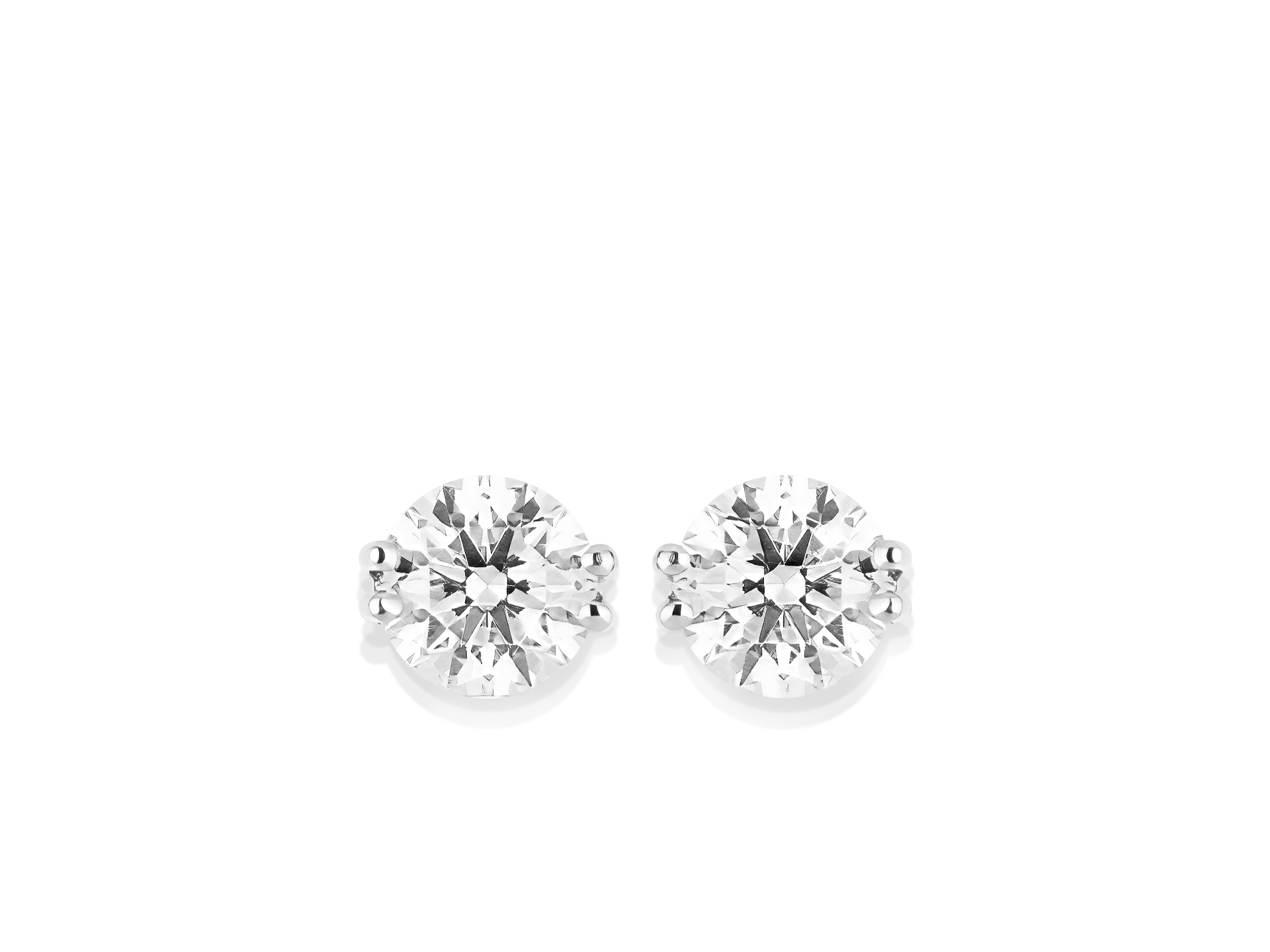 SOLITAIRE OHRSTECKER 0,30 CARAT von Schullin: runde Diamanten im Brillantschliff in klassischer Zackenfassung, abgebildet auf einem schlichten weißen Hintergrund.