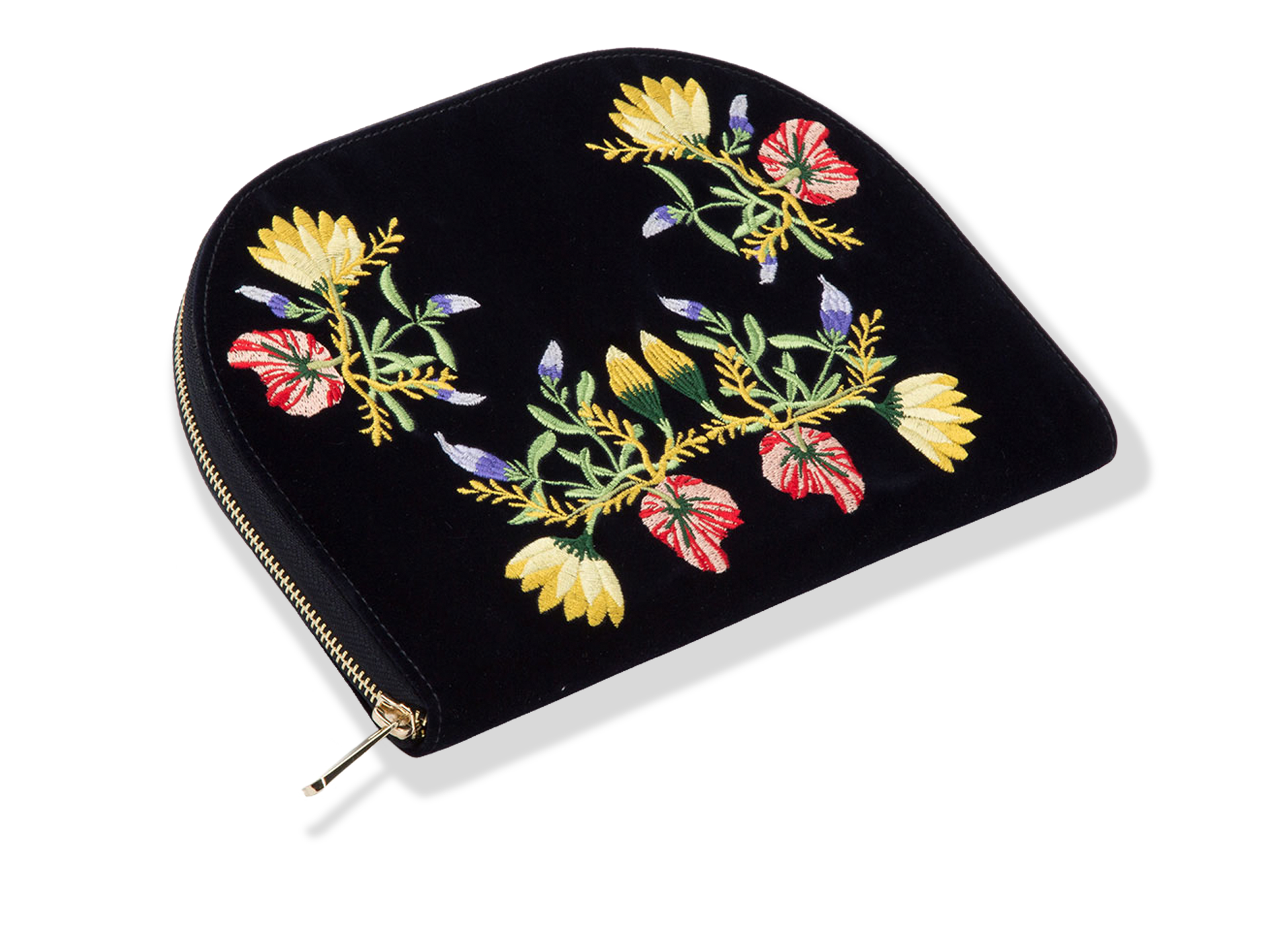 Die SCHMUCKTASCHE von Schullin ist eine schwarze Reißverschlusstasche mit farbenfroher Blumenstickerei - gelbe, rote und lila Blumen mit grünen Blättern - auf weißem Hintergrund.