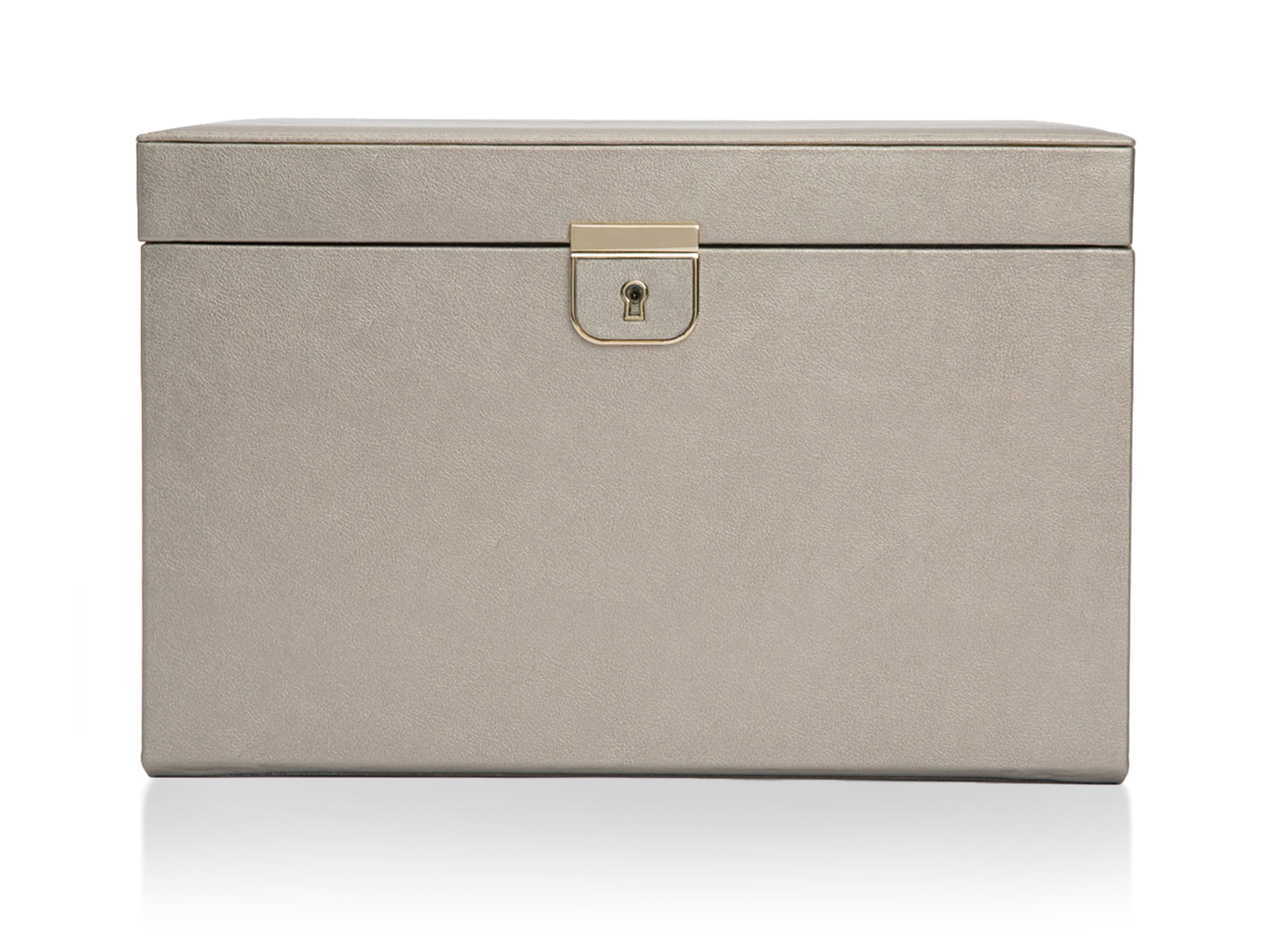 Die SCHMUCKBOX von Schullin ist eine rechteckige, helltaupefarbene Schmuckschatulle mit goldenem Verschluss und Schlüsselloch auf weißem Grund.