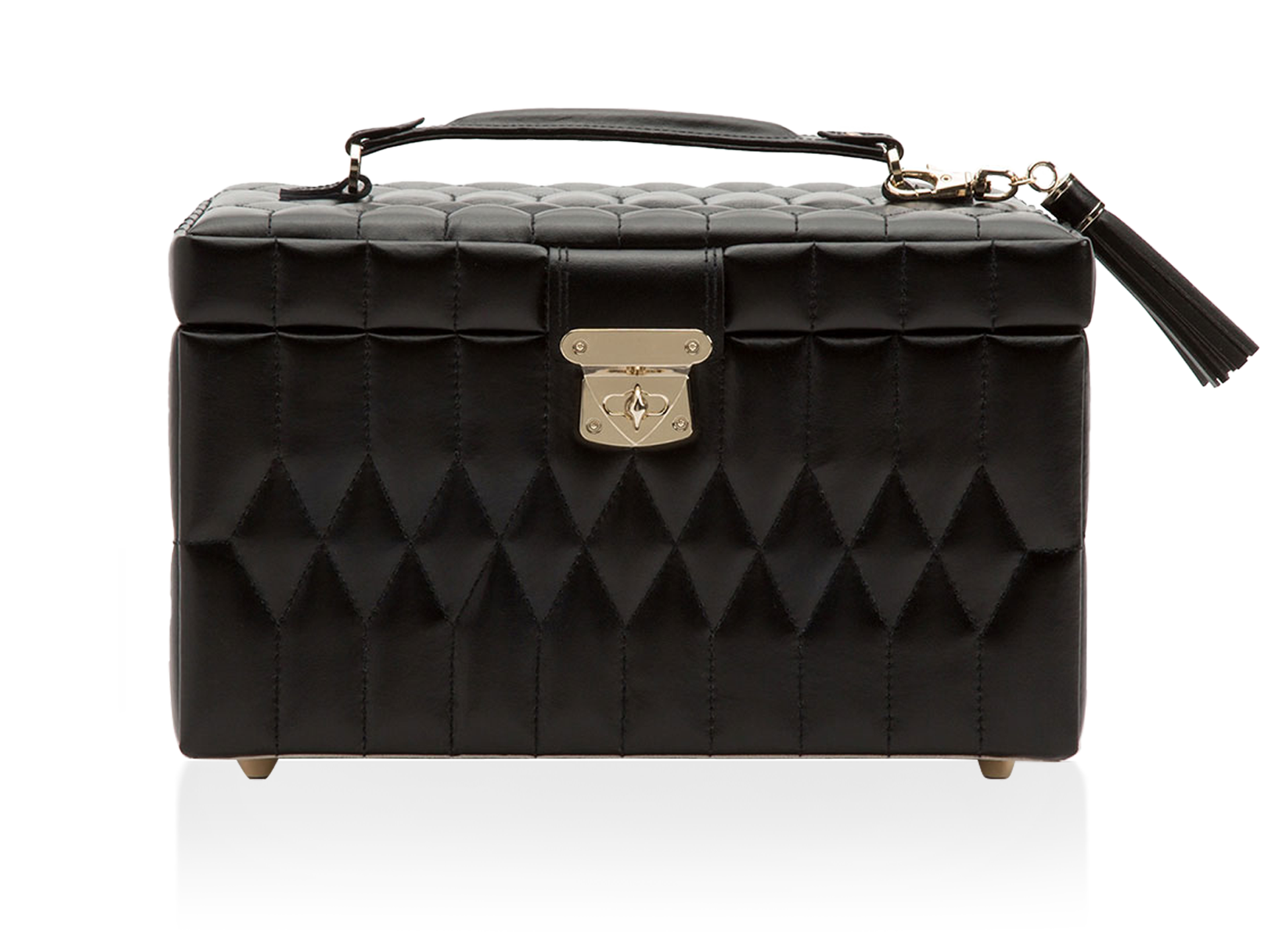 Die SCHMUCKBOX von Schullin ist eine schwarze, gesteppte Lederhandtasche mit einem Griff an der Oberseite, einem goldfarbenen Verschluss, einer dekorativen Quaste, einer rautenförmigen Textur und goldenen Füßen.