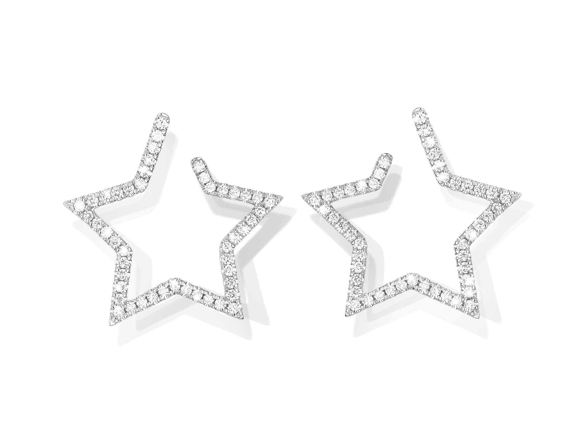 Die Ohrringe DIAMANT OHRGEHÄNGE STAR von Schullin bestehen aus einem Paar silberner, sternförmiger Ohrstecker, die mit funkelnden Diamanten besetzt sind und auf einem schlichten weißen Hintergrund stehen.