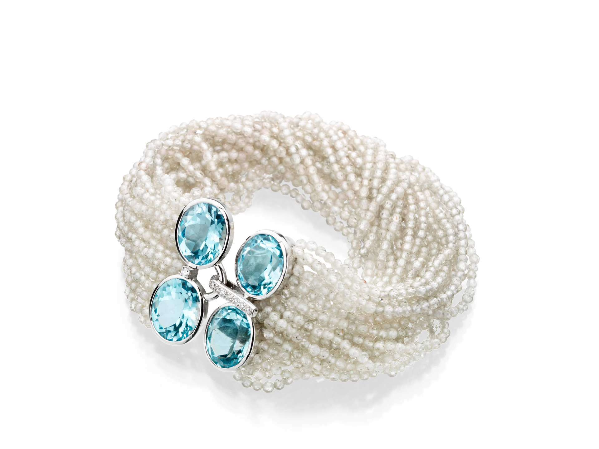 Armband aus naturfarbenem Zirkon mit Schließe aus blauem Topas und Diamanten in 18 Karat Weißgold.
