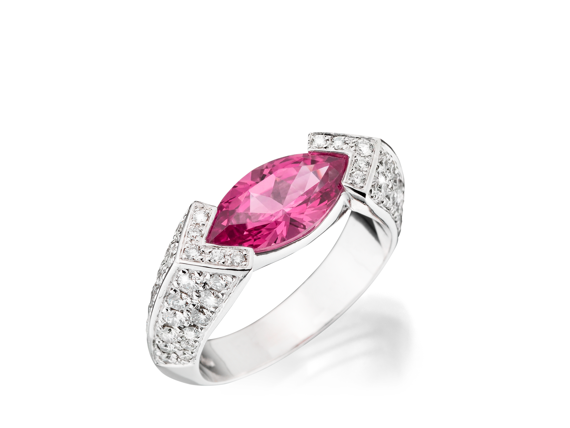 RUBELLIT RING