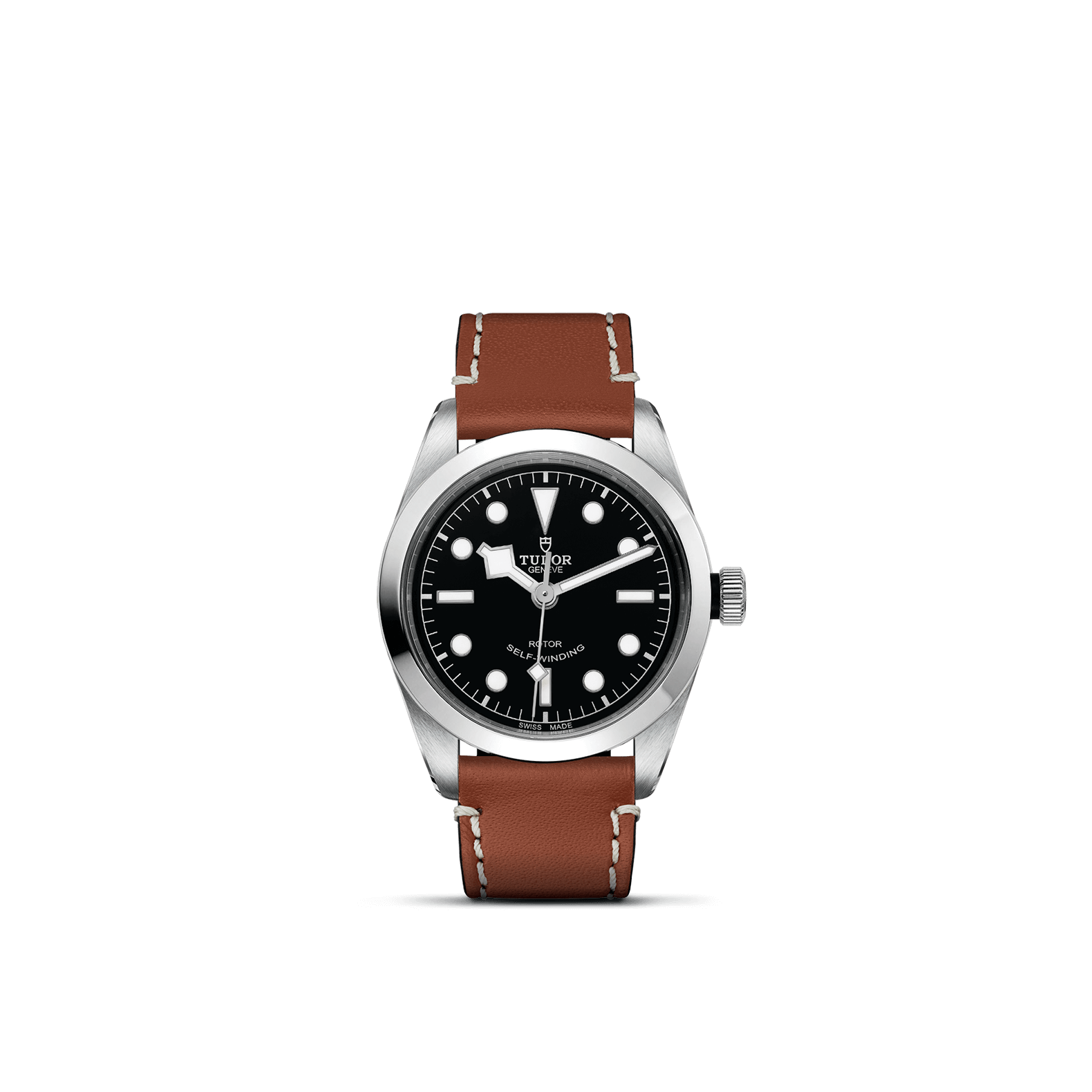 Die TUDOR BLACK BAY 36 von Schullin ist eine silberne Armbanduhr mit einem 36 mm Edelstahlgehäuse und schwarzem Zifferblatt mit weißen Stundenmarkierungen, die auf einem braunen Lederband vor schwarzem Hintergrund dargestellt sind. Diese Uhr ist ein Beispiel für ein schlichtes und elegantes Design mit einer sichtbaren Krone auf der rechten Seite.