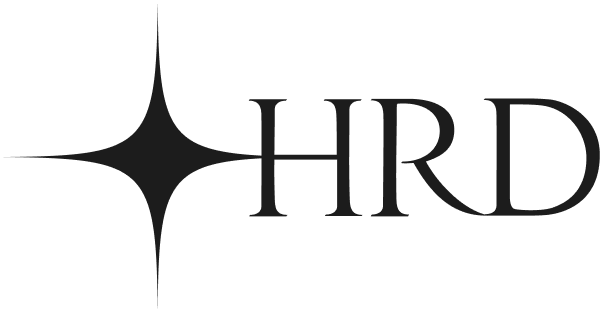 Das Logo zeigt eine stilisierte Rautenform, gefolgt von den Buchstaben „HRD“ in fetter, eleganter Schriftart.