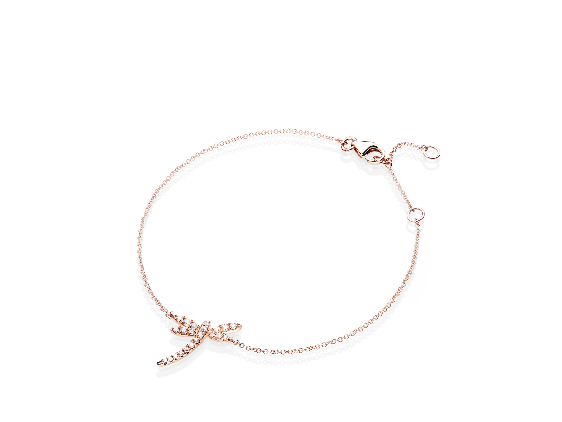 Wir präsentieren das LIBELLEN ARMBAND von Schullin, ein edles Armband aus Roségold mit einem Libellenanhänger, der mit zarten, funkelnden Diamanten verziert ist. Das Design besteht aus einer schmalen Kette und einem Verschluss, wobei die Libelle das Herzstück seiner eleganten und minimalistischen Ästhetik bildet.