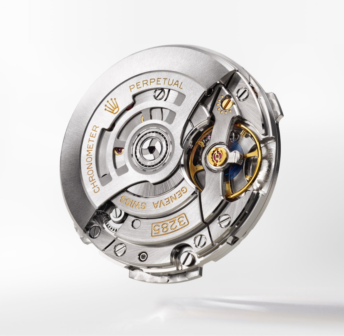 Nahaufnahme eines Schweizer Luxusuhrwerks mit sichtbaren Zahnrädern, komplizierten Metallteilen und den Gravuren PERPETUAL, CHRONOMETER, SWISS, GENEVA und 3235 sowie einem Rolex-Kronenlogo.